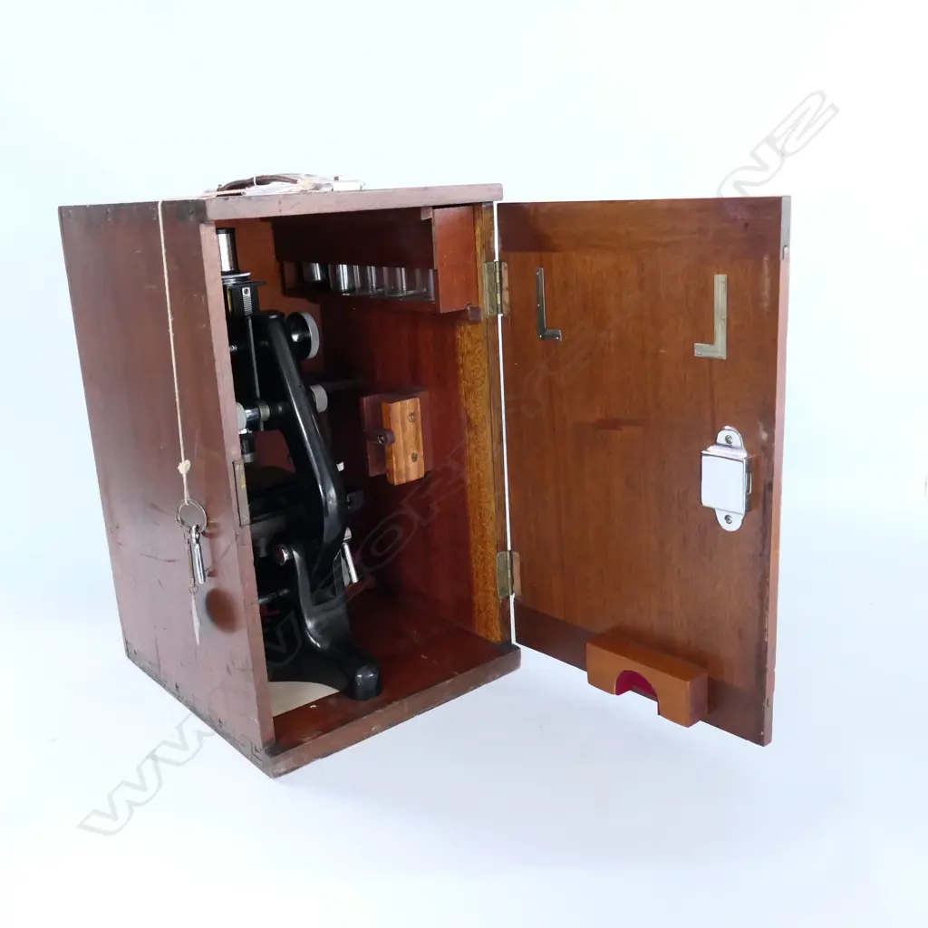 BLACK FINISHED STEEL 'SERVICE II' MICROSCOPE by W. WATSON & SON LTD., No.107607, c.1951, IN MAHOG BOX (NOT ORIGINAL) Image 1++